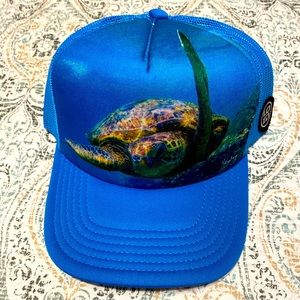 LQID Sea turtle trucker SnapBack NWT